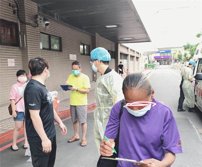 新莊女街友仍趴趴走引恐慌　今採檢出爐（中和里長林孟鴻提供／戴上容新北傳真）