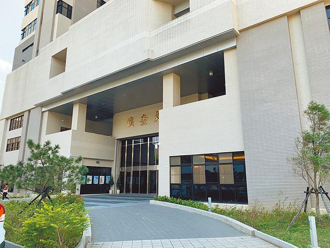 南港区洪姓男子竟在厕所装针孔偷拍家人，包括岳父、小姨子及未成年女儿都受害，士林地检署日前依妨害秘密及儿少法将洪起诉，因被害人中有儿少，请求法院加重刑度。（本报资料照片）