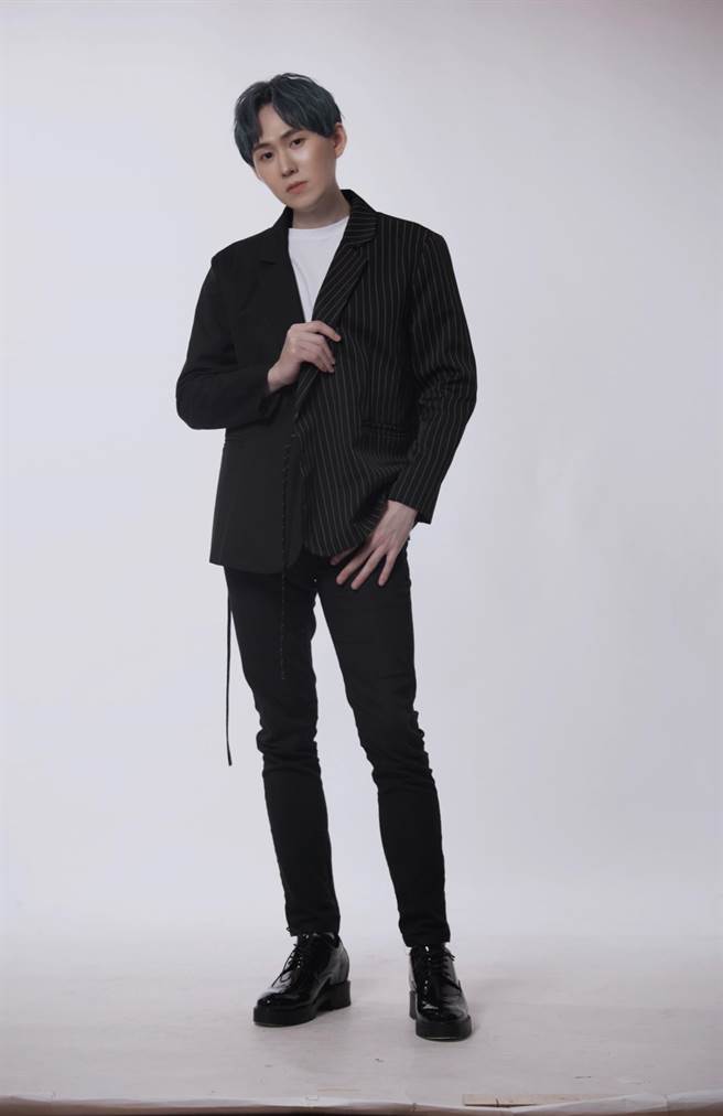 歌壇新人一隻魚推出單曲〈陌生〉。（隻魚工作室提供）