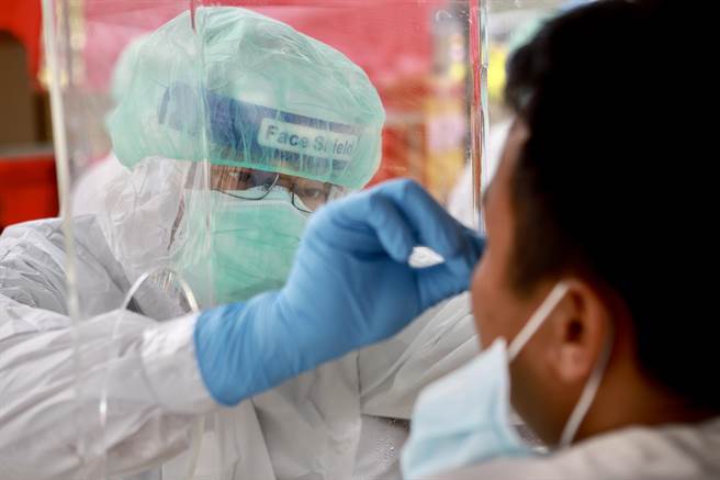 宜兰县协调各医疗院所针对外籍渔工扩大筛检，1233名外籍渔工全数为阴性。（罗东博爱医院提供／李忠一宜兰传真）