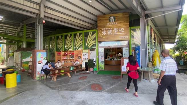 受疫情影響，台東縣關山鎮農會米國學校端午連假不見以往遊客人潮。（蔡旻妤攝）