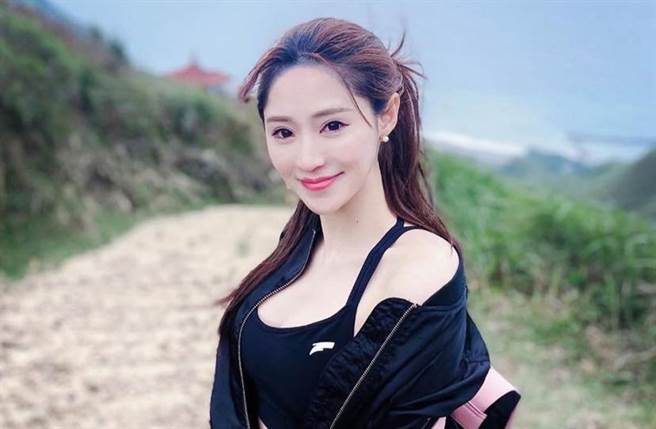 傅靖瑜拥有亮丽外型和火辣身材。(图／翻摄自傅靖瑜脸书)