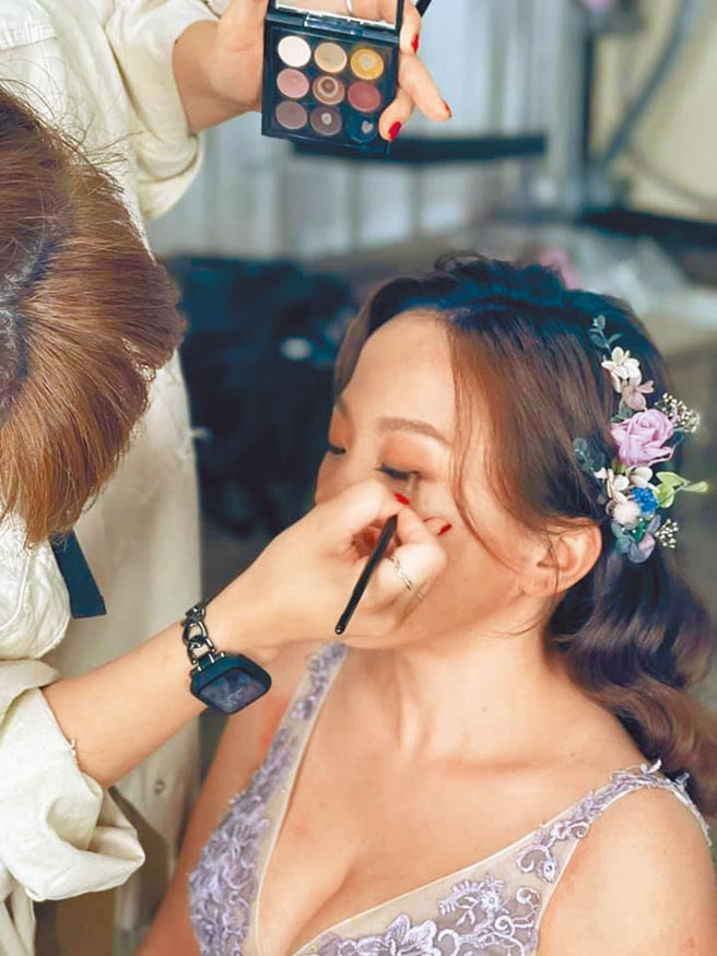 新祕、婚攝沒有定型化契約規範，疫情期間退訂消費糾紛多。（呂筱蟬攝）