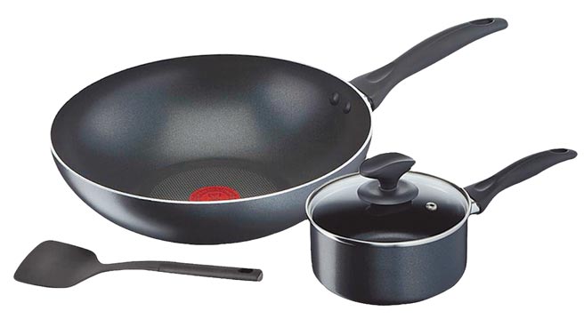 PChome 24h購物的Tefal法國特福爵士系列不沾鍋4件組，原價2980元，15日早上10:59前享990元特價優惠。（PChome 24h購物提供）