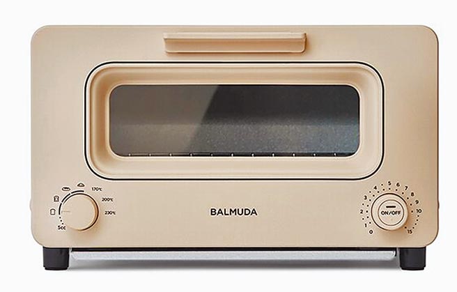 樂天市場上大通數位相機的BALMUDA百慕達蒸氣烤麵包機K05C，特價7490元。（樂天市場提供）
