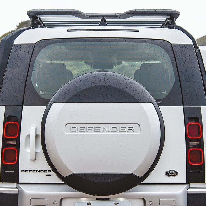 探险家套件之备胎保护壳。（陈大任摄）