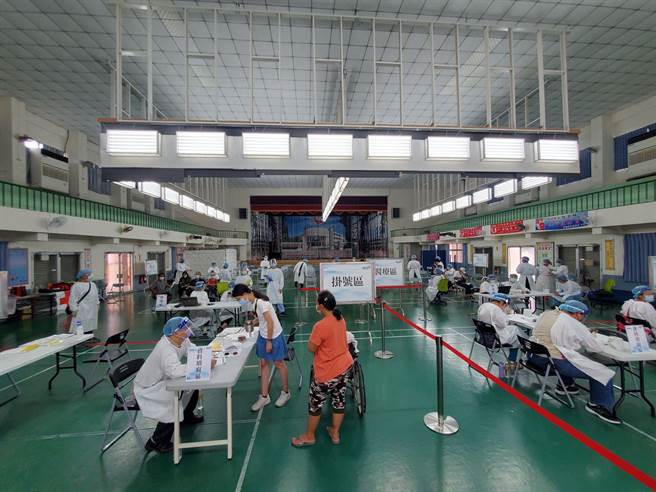 云林县快打站的场内外秩序良好，閒杂人等禁入。（周丽兰摄）