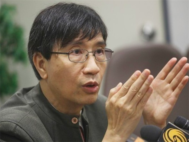 香港政府专家顾问、香港大学微生物学系讲座教授袁国勇。（东网）