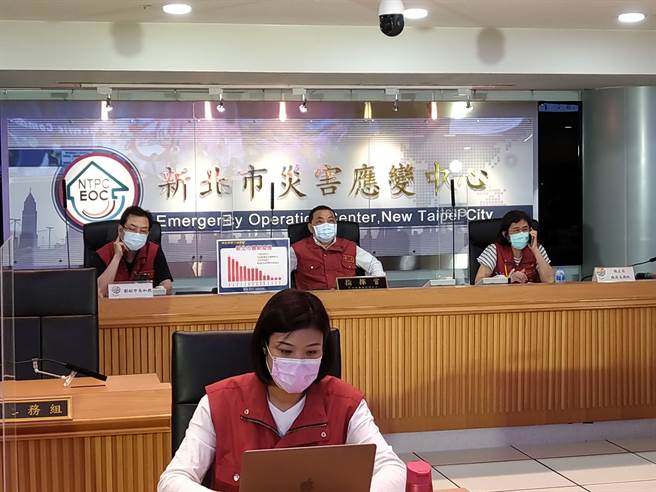 抢打肺炎链球菌疫苗？卫生局：长者先打新冠疫苗。（新北市府提供）