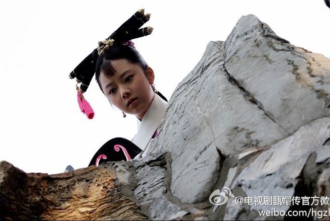 谭松韵以《后宫甄嬛传》淳贵人一角走红。(翻摄自后宫甄嬛传官方微博)