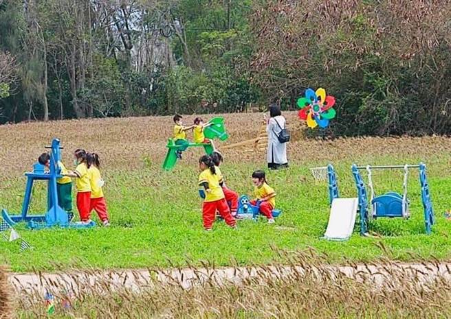 金门〈石蚵小麦文化季〉的主角4座「摇摇马」不翼而飞，连同溜滑梯秋千组及跷跷板也跟着消失。（金寧乡公所提供）