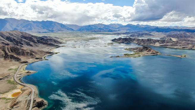 印度陸軍又購買了17艘小艇，不過這批小艇難以和中國大陸「西海艦隊」正面對抗。圖為班公湖。（圖／新華社）