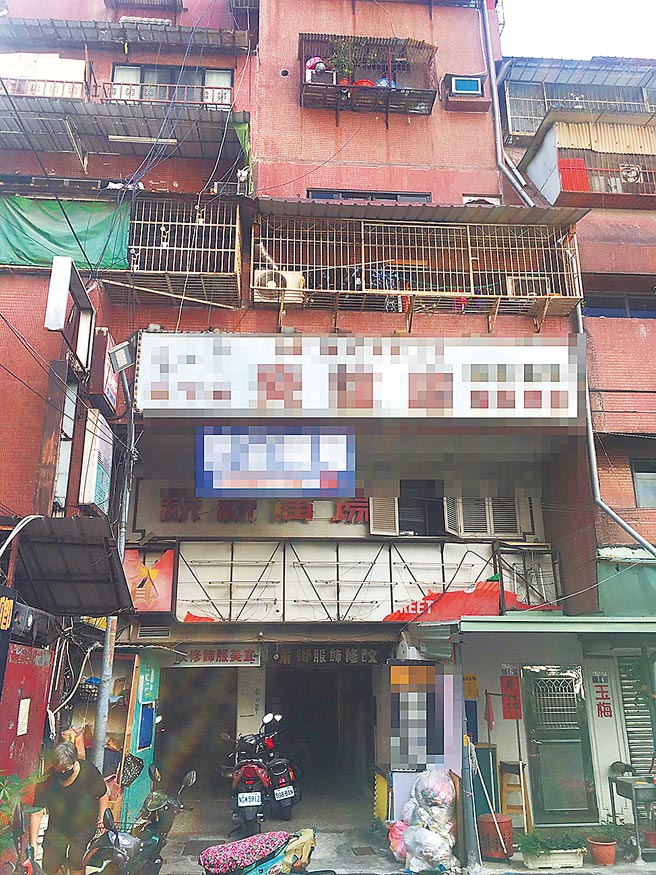 台中市发生一起未满月的男婴，疑似在家中窒息而死，警方已报请检察官会同法医相验，15将解剖查明死因。（民眾提供／陈世宗台中传真）