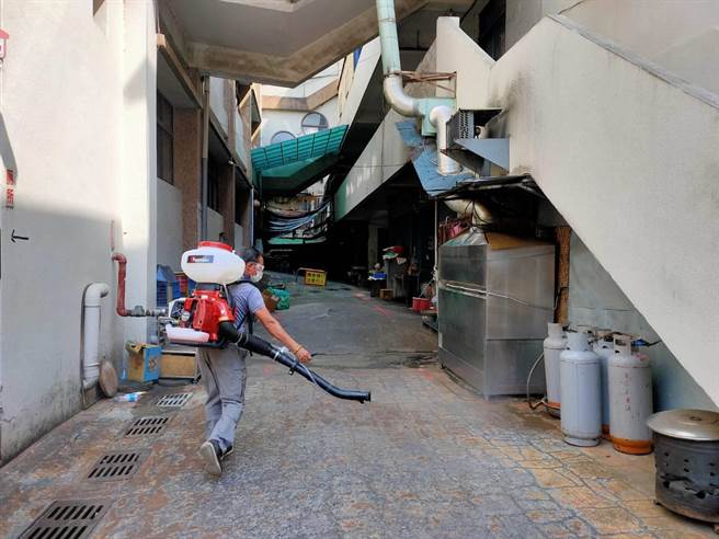 端午節過後上班日，竹山鎮公所開始再次全鎮消毒，希望透過強化，落實防疫。（竹山鎮公所提供／陳世宗南投除傳真）