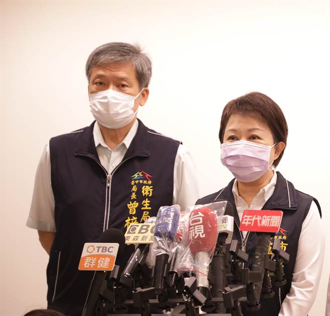 台中市長盧秀燕上午表示，關心長者注謝疫苗情況，這兩名長者死亡是不是打疫苗造成，還要進一步了解。（盧金足攝）