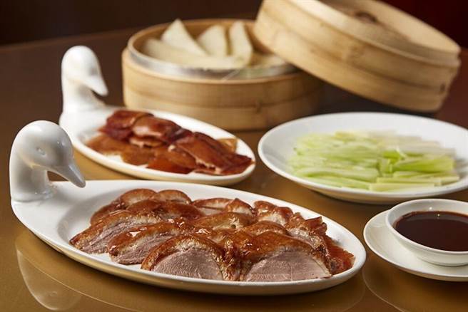 ▲经典烤鸭。　图：香格里拉台北远东国际大饭店╱提供