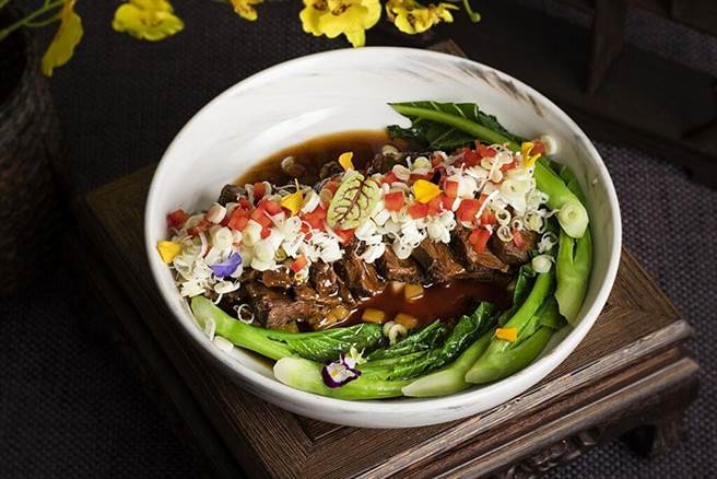 ▲慢煮浓肉汁澳洲和牛面颊肉。　图：香格里拉台北远东国际大饭店╱提供