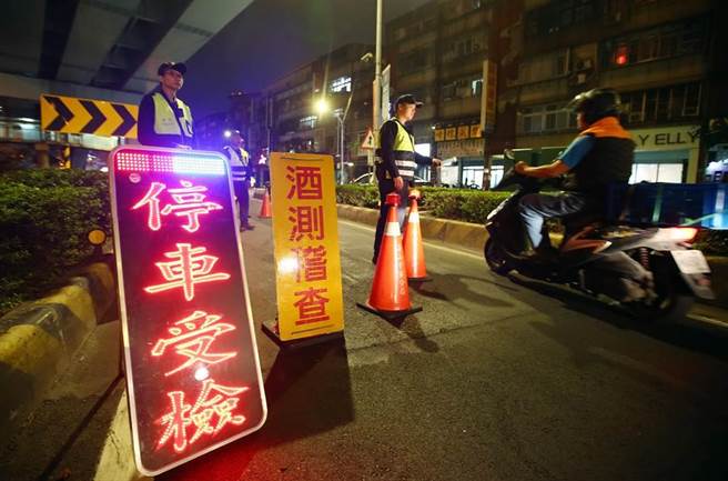 林姓男子遇警攔查，散發酒氣卻2度測出濃度為0，林男上訴到台北高等行政法院，合議庭認為原審未調查清楚，因此廢棄原判決，發回更審。（本報資料照片）