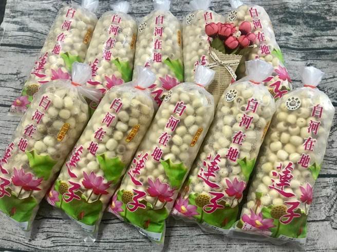 使用台南公版莲子包装袋之莲子。（台南市府农业局提供／张毓翎台南传真）