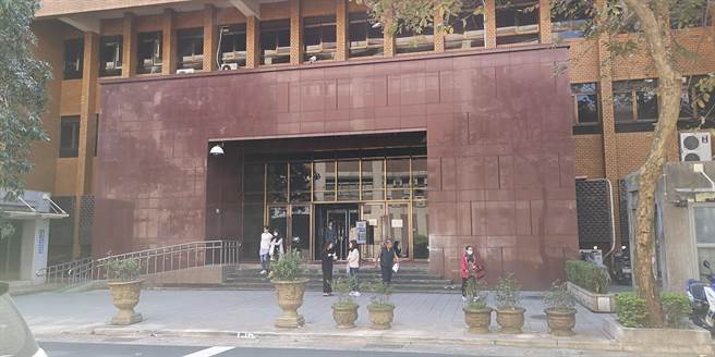 台北地院出現第4位確診者，外界憂病毒可能透過卷宗傳染出去，行政庭長黃珮禎16日澄清「可能性不高」。（本報資料照片）