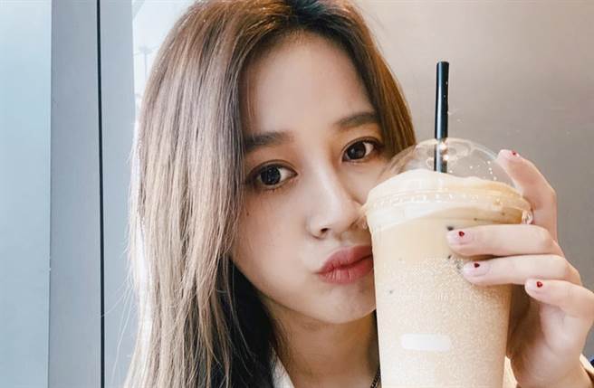 陈筱蕾今年3月曝脑瘤復发。（图／翻摄自筱蕾（陈筱蕾） 脸书）