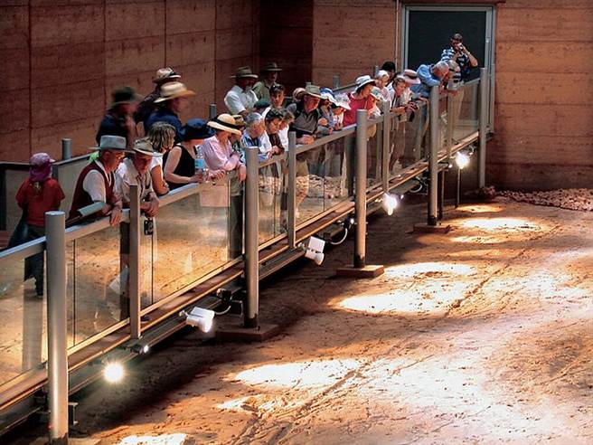 恐龍踩踏國家遺址是世界恐龍踩踏事件的唯一證據(圖片：昆士蘭旅遊及活動推廣局提供)