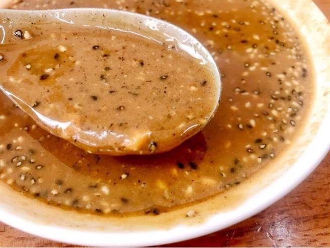 店家添加特选的花生研磨，让麻酱口感更多层次。图／业者提供