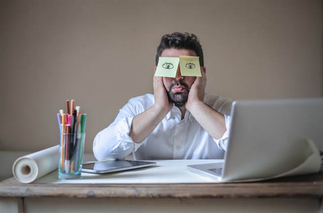 又是忧郁失眠的夜晚？ 这些营养素帮忙 挺住你的健康。(示意图/Shutterstock)
