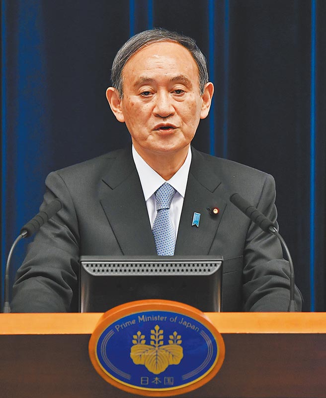 日本4个在野党15日上午联手向国会眾议院提交内阁不信任决议案遭否决。图为日本首相菅义伟。（新华社）