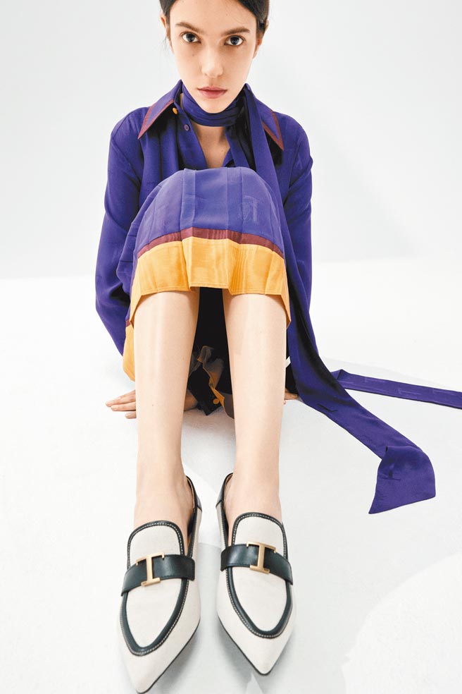 顏色搭配呈現一種高明又不失質感的運動配色顯學。（Tod’s提供）