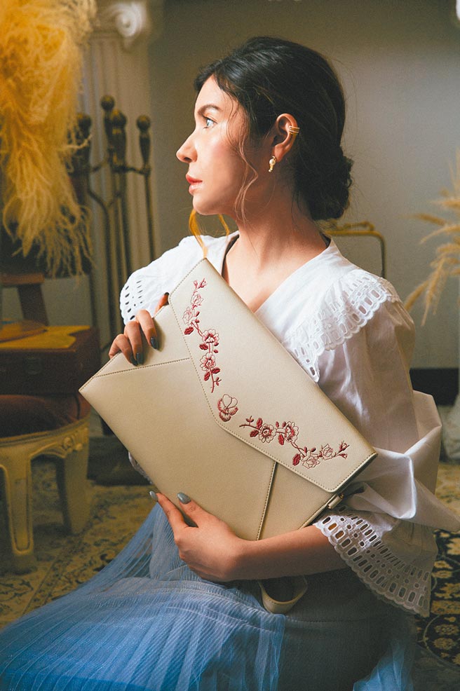 独立设计师品牌My Story and I近期推出夏季新包款，而品牌也将于8月1日至10月31日，于台北微风南山三楼与大家相遇。（My Story and I提供）