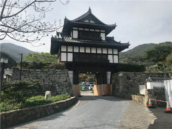 宗義智的居城金石城，圖中櫓門為江戶時代所建。(圖/《從名城讀日本史》大塊文化 )