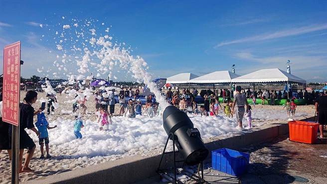 受到三级警戒限制，今年嘉义县暑假大型活动「海之夏」确定停办，是15年来头一遭。（嘉义县政府提供∕吕妍庭嘉义传真）