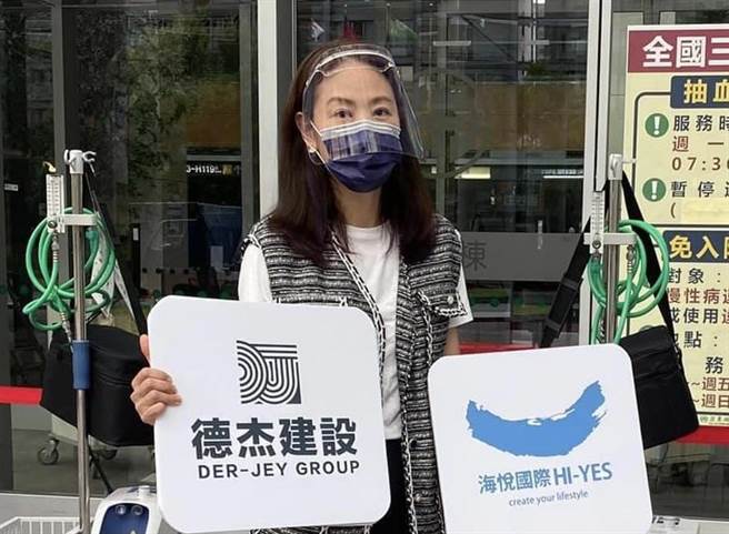 贾永婕每天奔波各医院送HFNC及爱心便当。（摘自脸书）