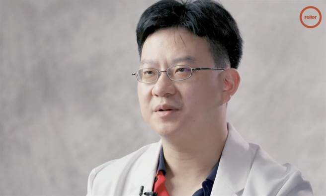 滚动力频道》看尽生死的他决定走出诊间(爱传媒提供)
