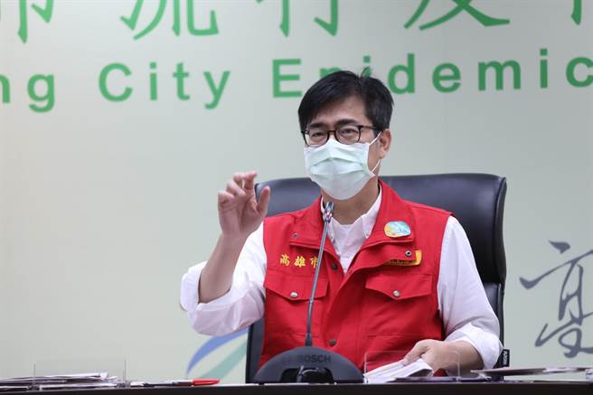 新冠肺炎疫情三級警戒，各攤商及店家生意受到極大影響，許多民眾也苦苦哀嚎，希望快點降級，回歸正常生活，對此高雄市長陳其邁則回應，必須連續6天全國確診數100人以下。（本報資料照片）