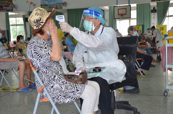 南投縣長輩接種疫苗第二波19日開打，將透過村里長通知。（南投縣政府提供／廖志晃南投傳真）