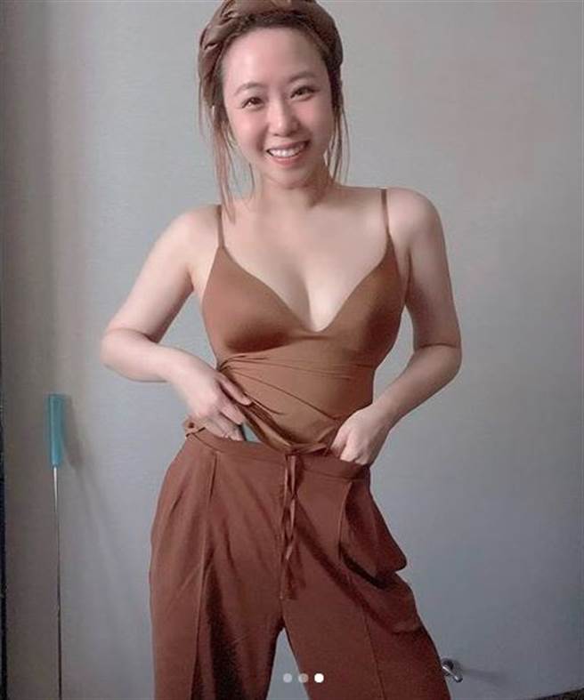 鄭茵聲難得解放有料身材。（圖／翻攝自IG）