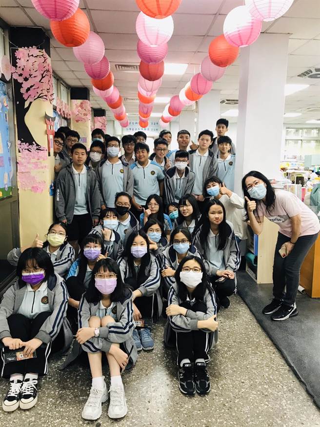 明德中学国中部会考成绩亮眼，有5名毕业生考取5A＋＋满级分。（明德中学提供／林欣仪台中传真）