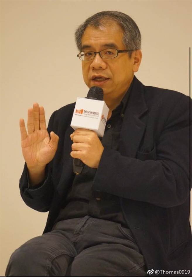 公布第二类施打名单部分资料 杨照：人民最低限要求，过分吗？（摘自杨照脸书）