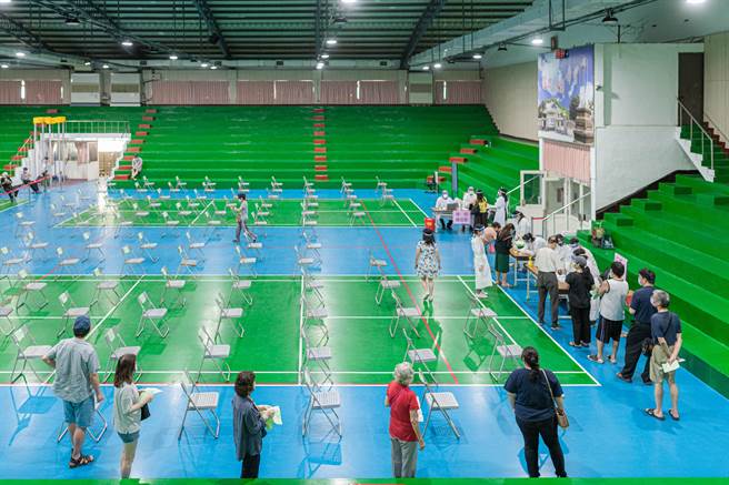 高齡接種桃園再傳3例猝死案例，17日桃園共傳出4起疫苗接種後猝死案件。(桃園市政府提供)