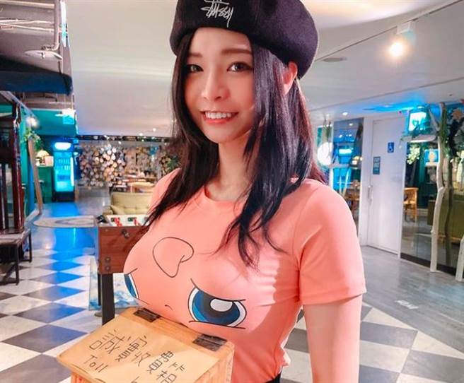 郭鬼鬼擁有G罩杯火辣身材。(圖/翻攝自angelakuo0504 IG)
