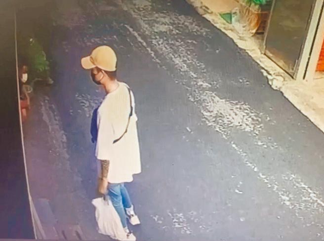 尚在兵役的梁姓男子，不甘心被分手，16日傍晚向王姓前女友求復合不成，竟在眾目睽睽下，拿出预藏枪枝朝前女友胸口开枪。（死者家属提供／吕妍庭嘉义传真）