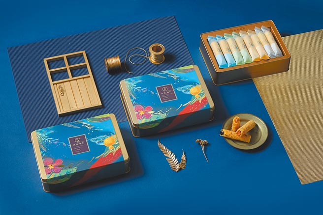 青鸟旅行针对全台各医院，送出5000盒端午蛋卷礼盒。（青鸟旅行提供）