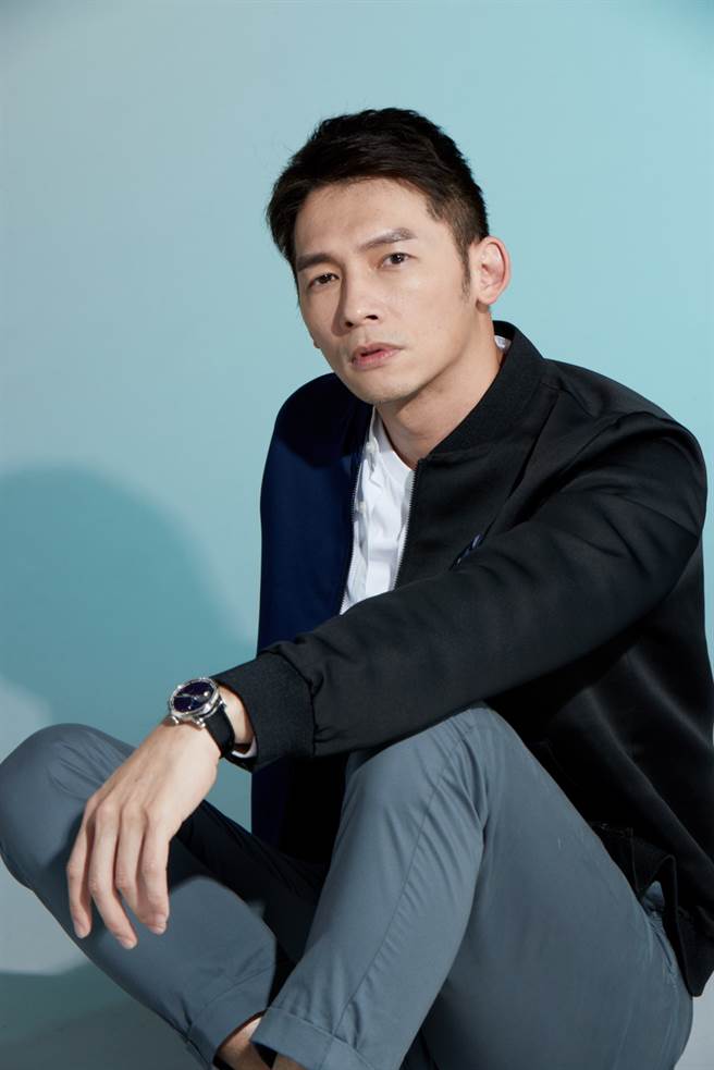 浪LIVE「百萬英雄」活動特地邀請前陣子抗疫成功的華視主播林彥汝及夯劇《火神的眼淚》主演溫昇豪，分別於17日及18日晚上8點場蒞臨活動直播間，擔任百萬大來賓，和大家一起聊聊防疫話題，也會一起參與緊張刺激的答題過程。(圖片來源/浪LIVE提供)