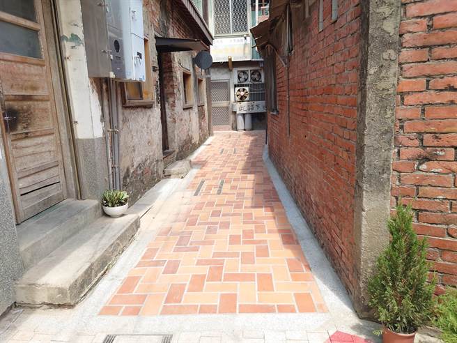 万福庵庙埕与街区改造后的面貌。（台南市文化局提供／曹婷婷台南传真）