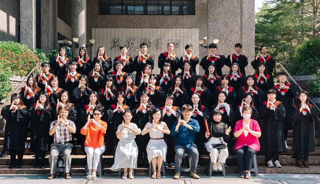 受疫情影响，静宜大学今年的毕业典礼及天主教学校重要仪式「毕业感恩弥撒」皆改为线上举行！（静宜大学提供）