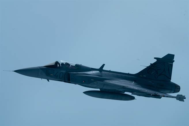 印度多年来现代化战机不足，但总是对上门推销的狮鹫冷眼相待。图为匈牙利空军狮鹫。（图／DVIDS）