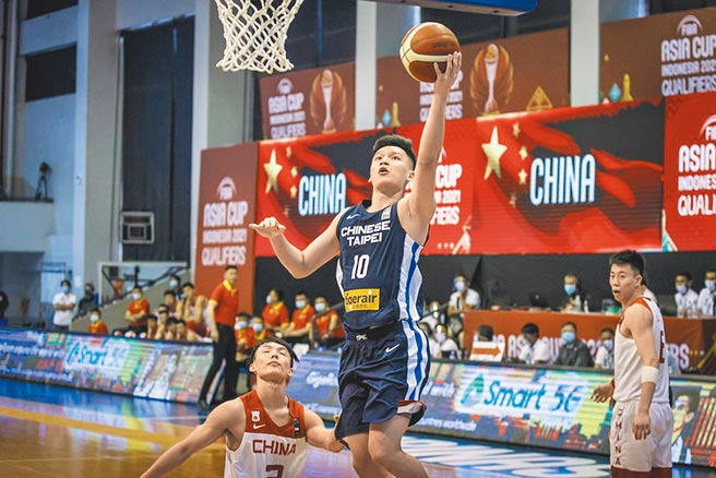 謝亞軒面對大陸隊火力全開，飆進7顆三分球，攻下全隊最高25分。（取自亞洲籃總官網）
