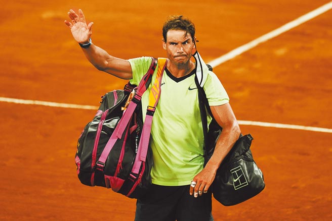 纳达尔在法网卫冕失败，宣布因身体状况不打温布顿与东京奥运。（美联社）